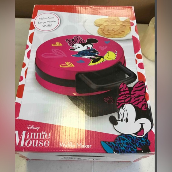 “HOST PICK” Disney Minnie Mouse Round Character Waffle Maker - NWT. - Picture 3 of 7